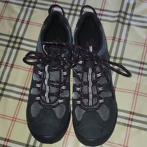 Clarks Black Gray Lace Up Sneakers Shoes NWOT NEW NO BOX Size 9